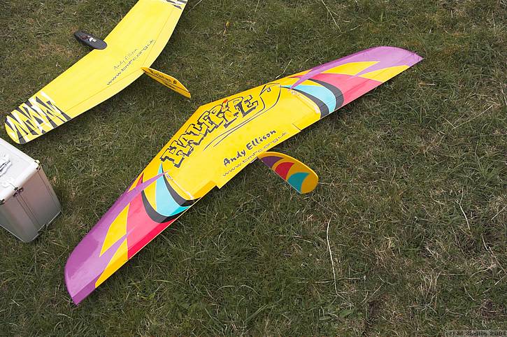 Andy's Halfpipe, with Alula at top. Beautifully finished as usual from Andy. From my brief experience flying Fred Seaman's model at Ivinghoe, it's a smooth and fast machine.