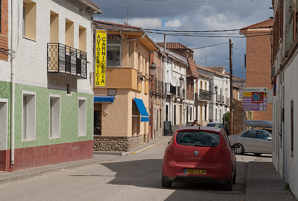 HUMANES AND SURROUNDINGS: Humanes is the last stop for food on the way to La Muela